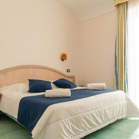 Hotel Albatros Форио Экстерьер фото