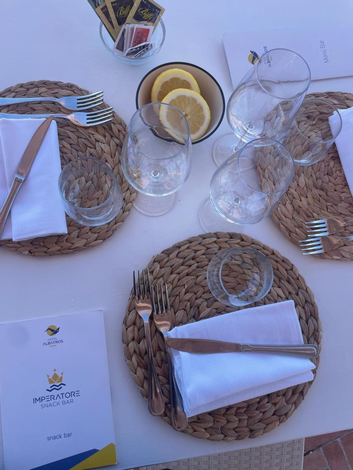 Hotel Albatros Форио Экстерьер фото