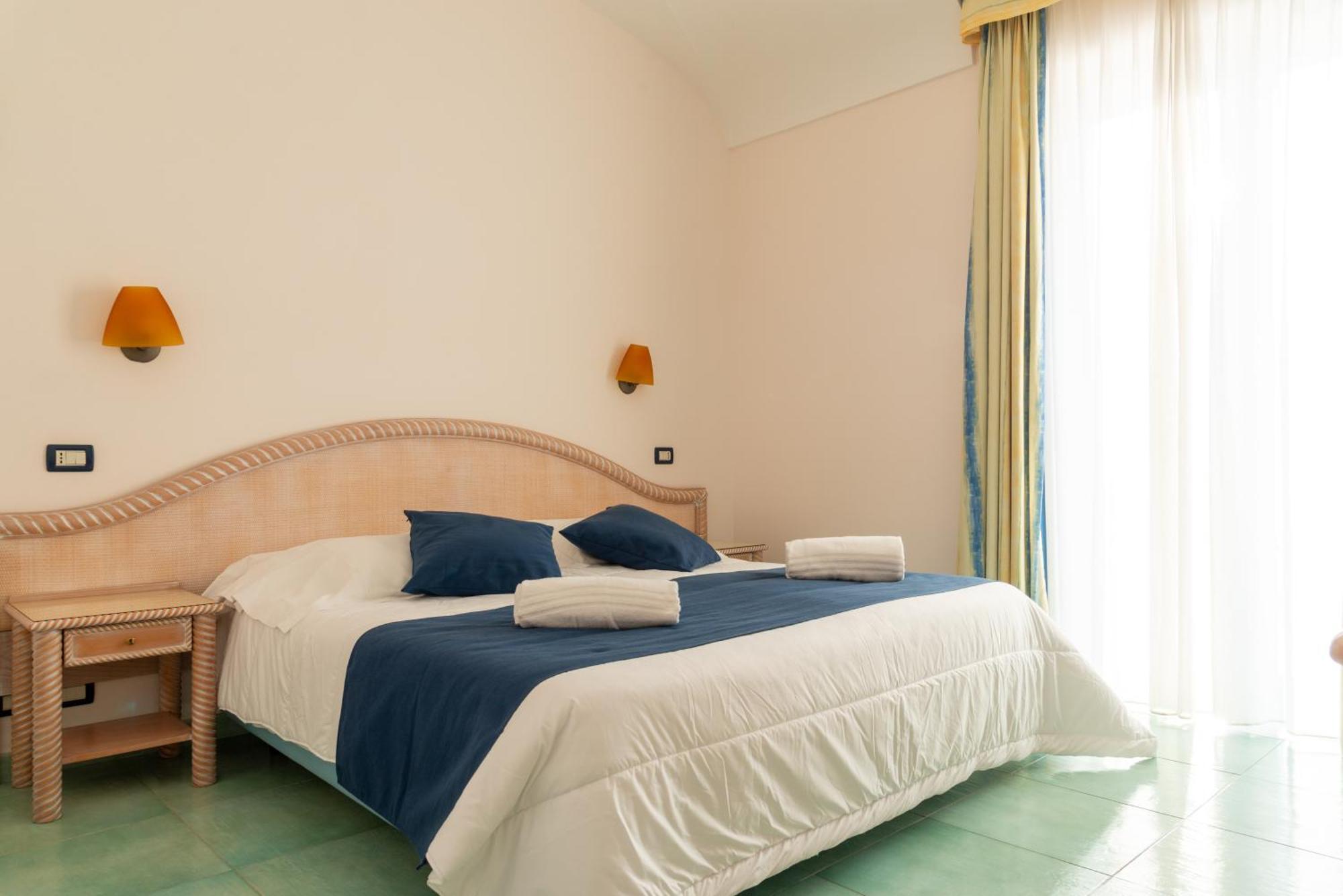 Hotel Albatros Форио Экстерьер фото
