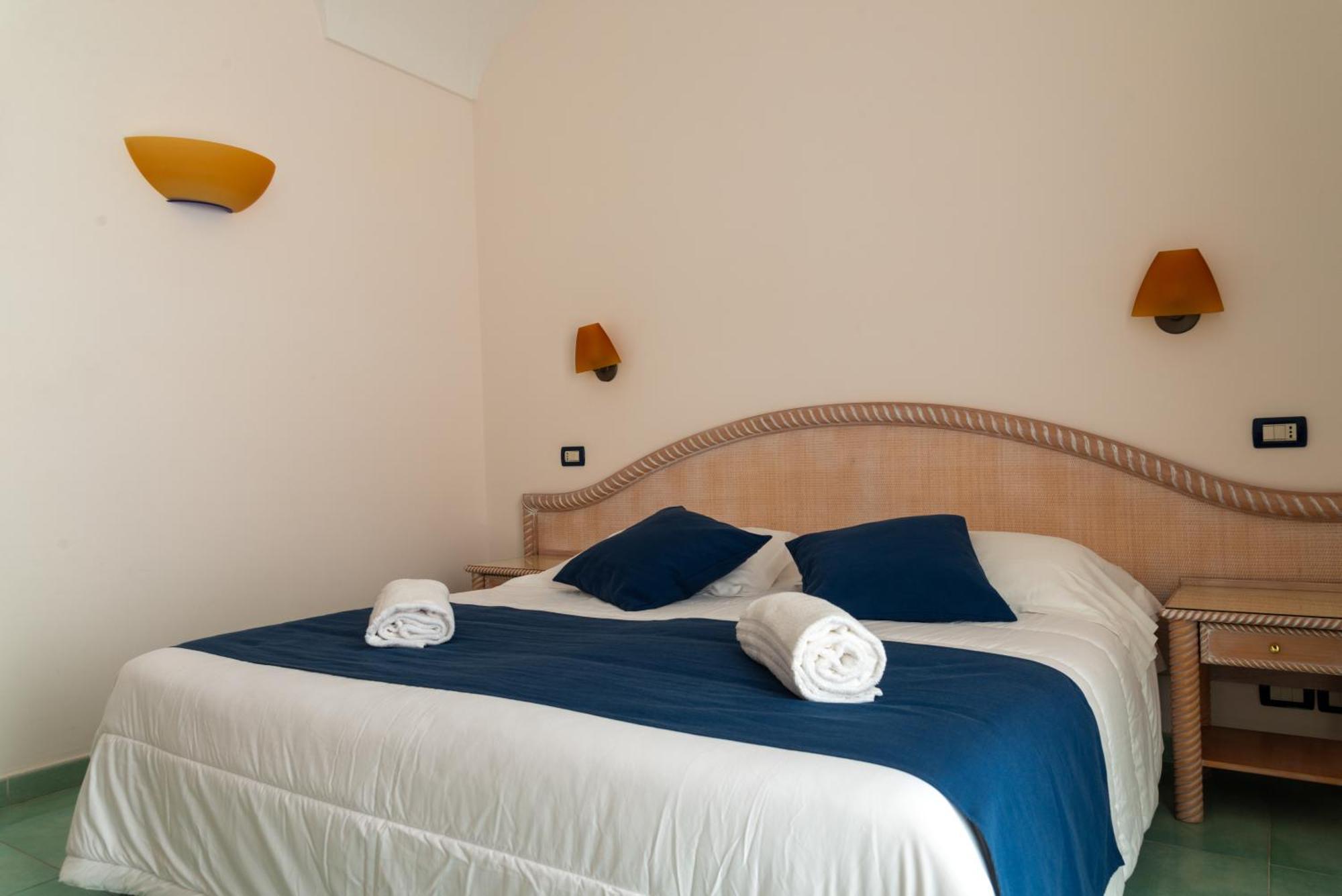 Hotel Albatros Форио Экстерьер фото