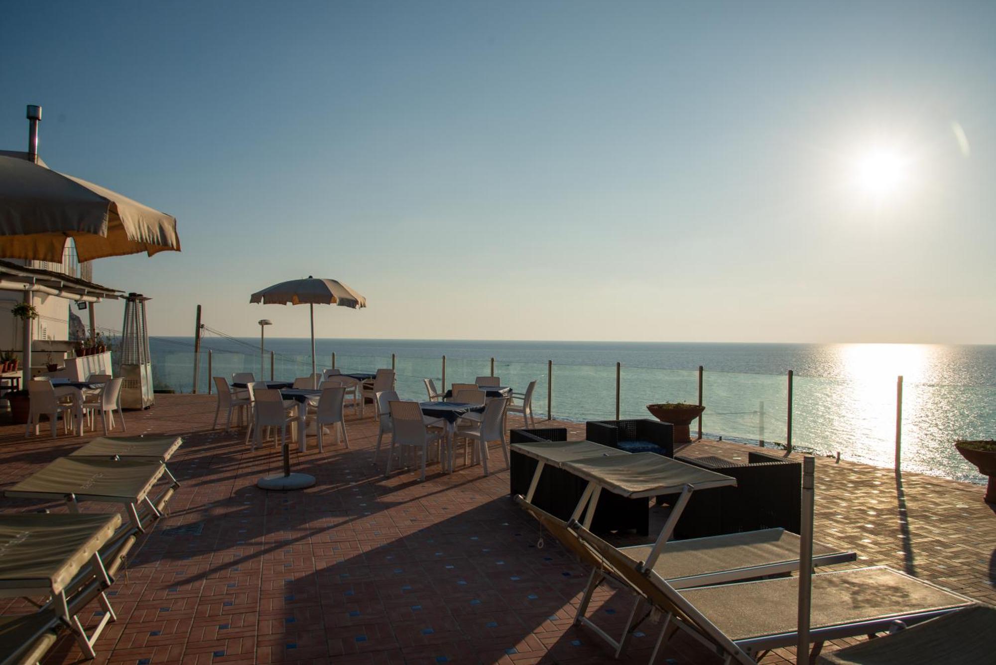 Hotel Albatros Форио Экстерьер фото