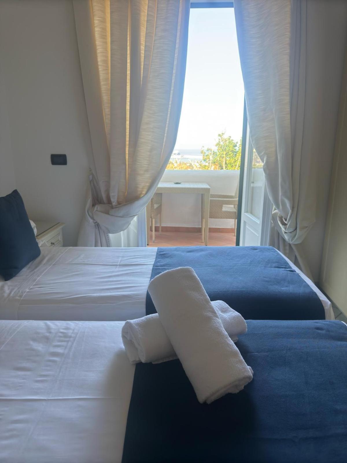 Hotel Albatros Форио Экстерьер фото