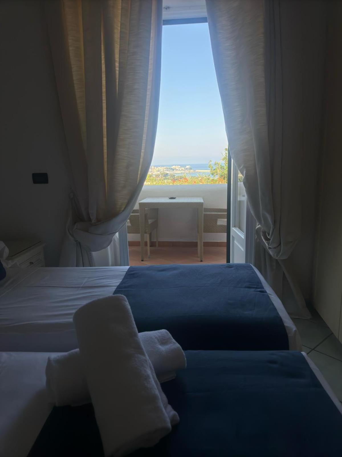 Hotel Albatros Форио Экстерьер фото