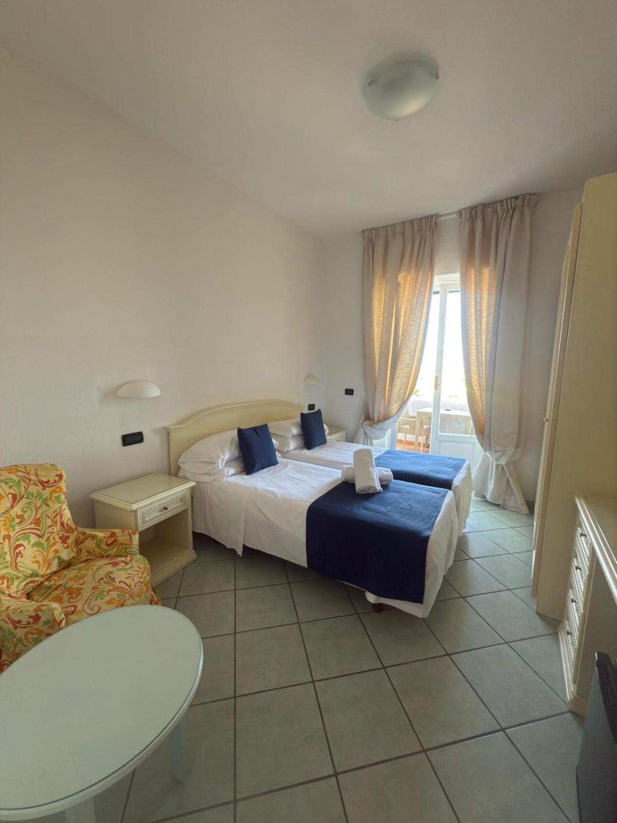 Hotel Albatros Форио Экстерьер фото